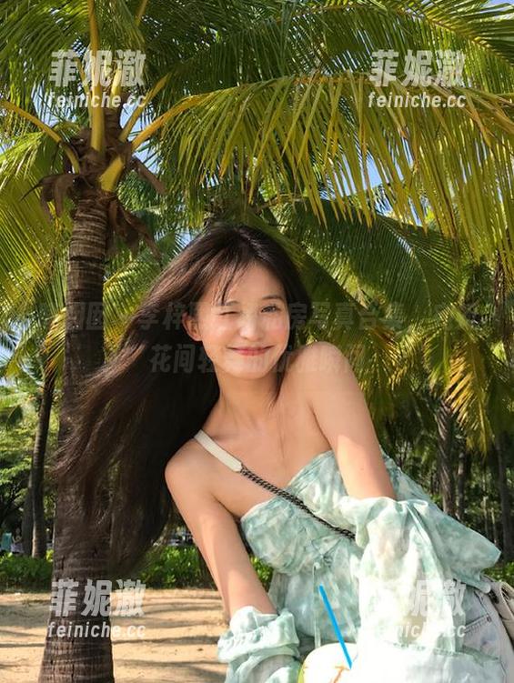 嗲囡囡-李梓熙 嗲囡囡 - 李梓熙红裙私房写真合集,宛如花间轻舞的优雅瞬间