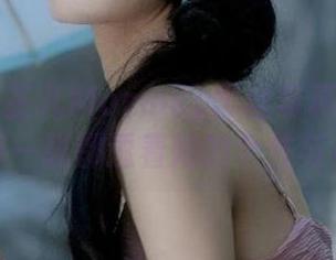 嗲囡囡 – 芷儿Momoko黑丝写真作品分享：每一张都透着她的个性与美感