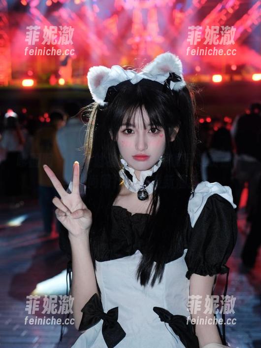 嗲囡囡 - 贾诗晗独特私拍眼镜写真资源，与时尚同行，感受新潮流