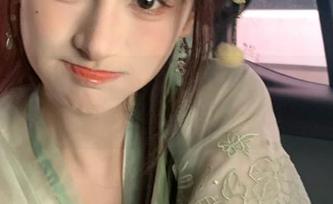 嗲囡囡 – 还是陈梵妮自拍作品分享：让我们一起欣赏她的美丽瞬间
