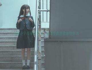 失眠小宁携手无圣光，女孩写真展现独特魅力