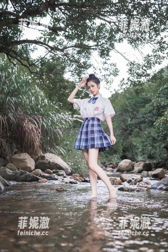 头条女神-娜依灵儿 头条女神 - 娜依灵儿的睡衣系列,独特美图图集让你感受到前所未有的视觉盛宴