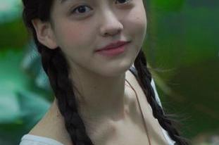 头条女神 – 美图分享：文雪在夏天里展现的青春与自然