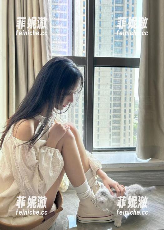 头条女神 - 重磅推出：杨漫妮baby无圣光萝莉最新作品，带来视觉与心灵的双重享受