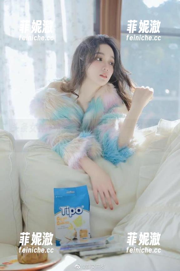 头条女神 - 琳琳的浴缸探险：一组充满魅力的写真作品图集分享！