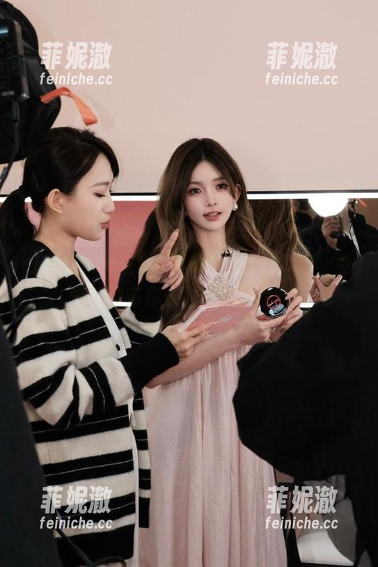 女主K 上线啦!女主K“玛奇玛”官方原图,免费下载带你进入写真新世界!