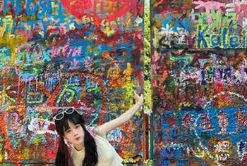 探索女主K的灰丝魅力，独特套图作品令你惊艳不断