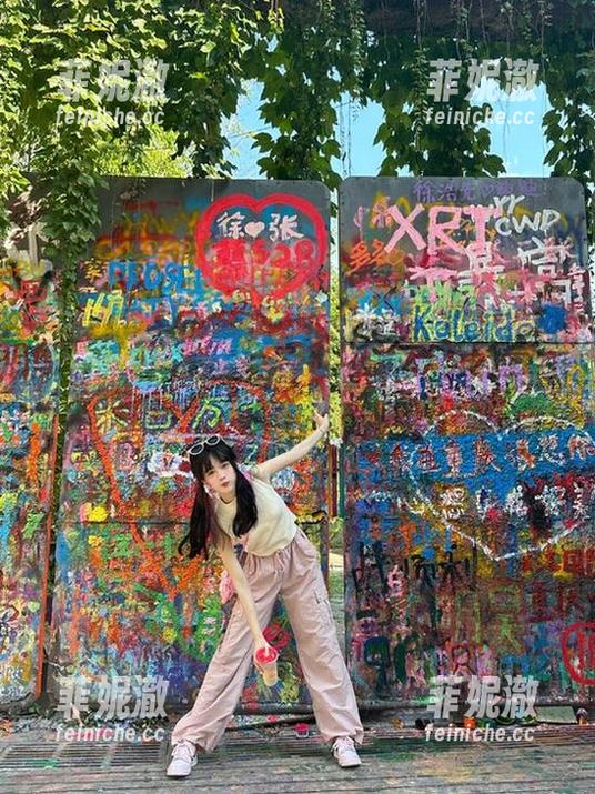 女主K 探索女主K的灰丝魅力,独特套图作品令你惊艳不断