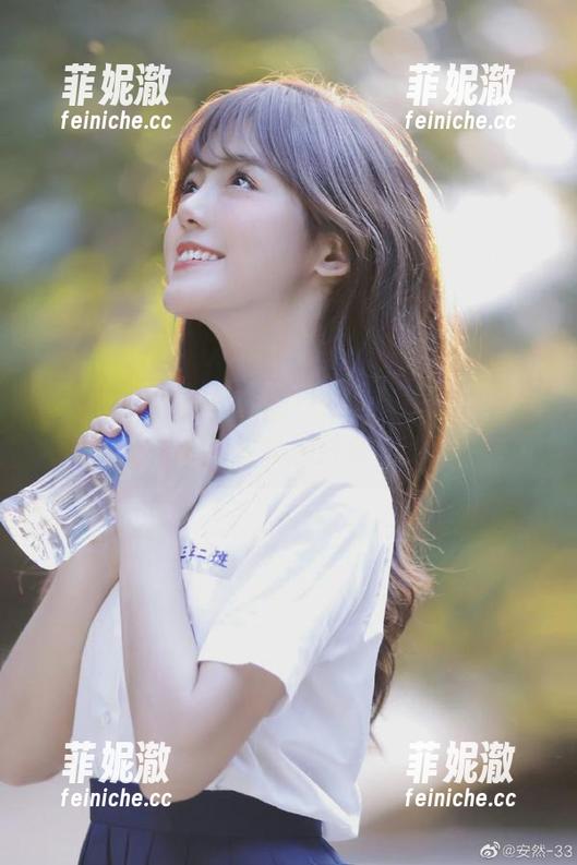 奶宝妹纸 微密圈 - 不只是衣服!奶宝妹纸与白衬衫的无圣光故事,图片背后的魅力