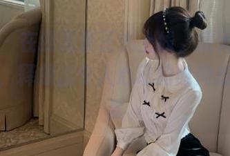微密圈 – 在线图集正式上线，宸大小姐身着红裙，释放出令人心动的时尚态度与气质