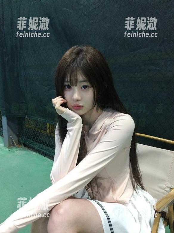 小优优子 微密圈 - 体验小优优子车内豹纹写真,感受生活的美好在照片中真实绽放