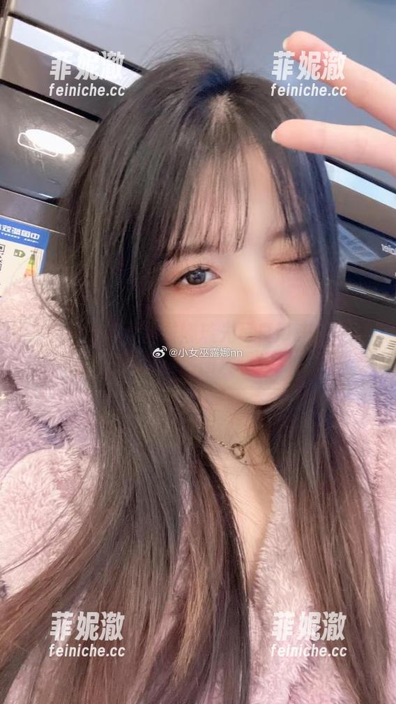 小女巫露娜 在线感受小女巫露娜琉光写真带来的奇幻旅程,精选图片曝光!