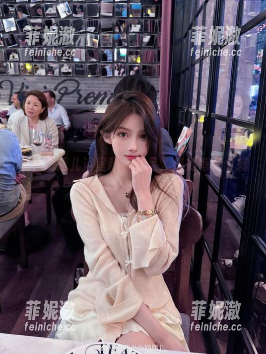 小小奶瓶儿浴室精选作品，捕捉每一个转瞬即逝的迷人瞬间