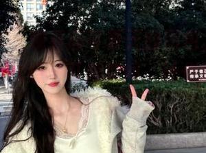 少女秩序 – 观看鹿可夏天的图包，感受清新的自然气息与可爱瞬间，让你的心情瞬间变得明亮。