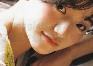 尤果网 – Maggie的全套灰丝作品，展现了她无与伦比的风格与魅力