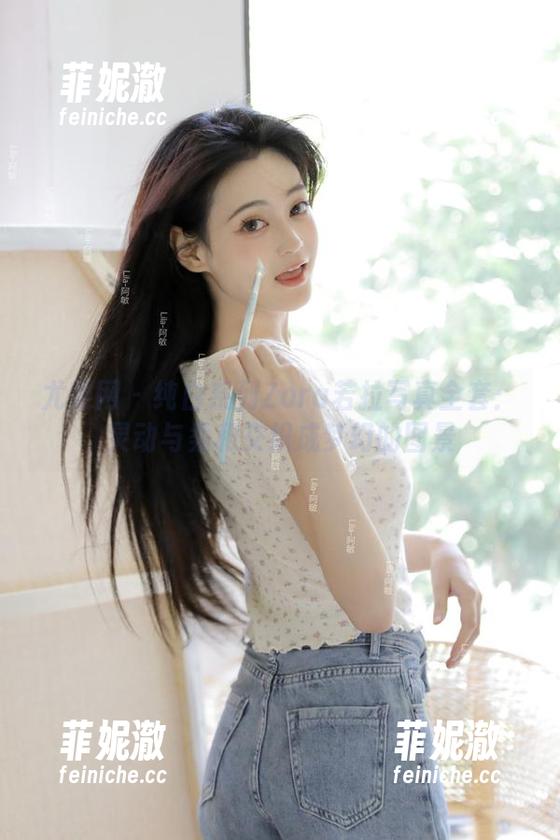 尤果网 - 纯白系列Zora若拉写真全套：灵动与柔和交织成梦幻的图景