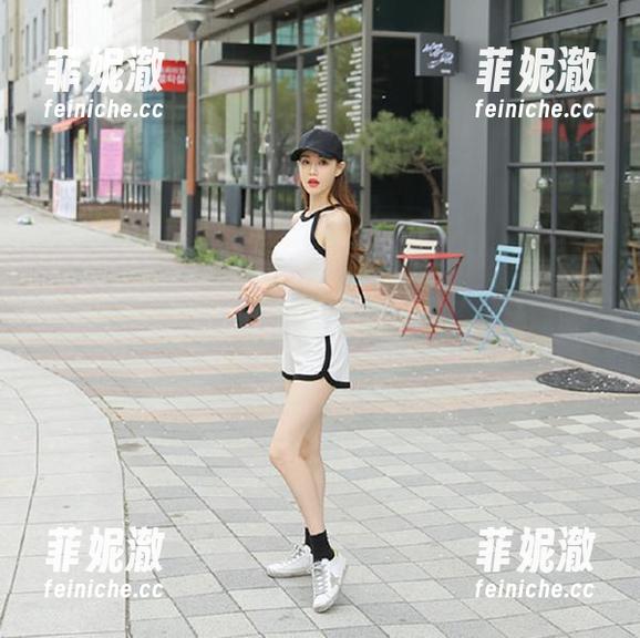 尤果网 - 观看李思宁的校服作品，体会那份纯净与刚柔并济的韵味
