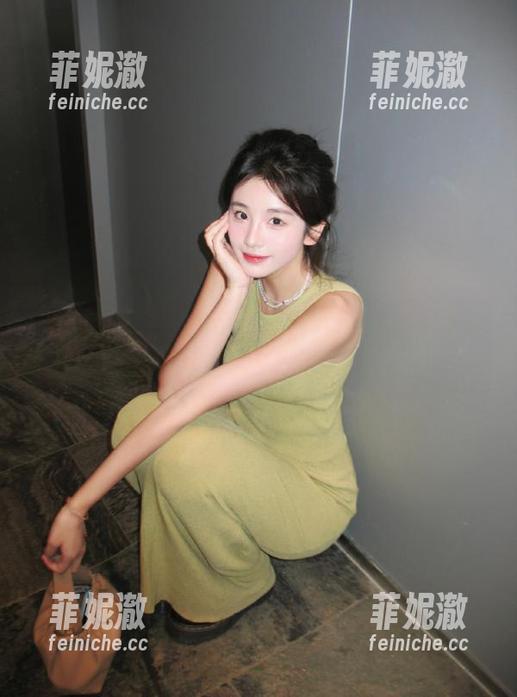 尤果网 - 不容错过！王瑞儿最新红裙写真资源，尽显女性优雅与自信！