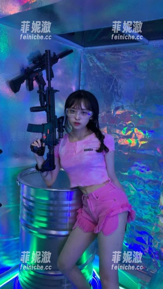 尤果网 - 聚焦颜爱泽JK魅力瞬间，完美写真合集即刻上架网盘供你下载！
