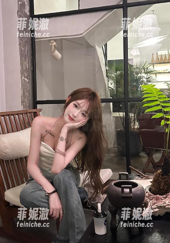 尤果网 - 颜美汐姐姐的诱惑：高清图集记录她的动人瞬间