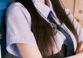 尤物馆 – 潘琳琳ber的丝袜写真：美图之下，展现她的妩媚与灵动气质
