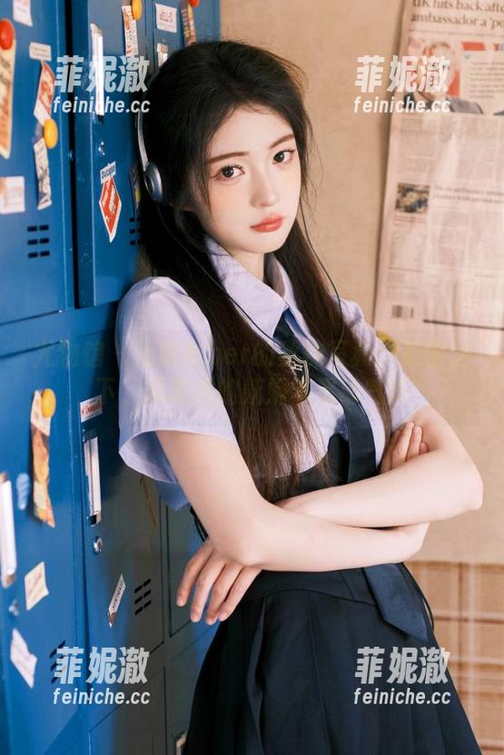 尤物馆-潘琳琳ber 尤物馆 - 潘琳琳ber的丝袜写真:美图之下,展现她的妩媚与灵动气质