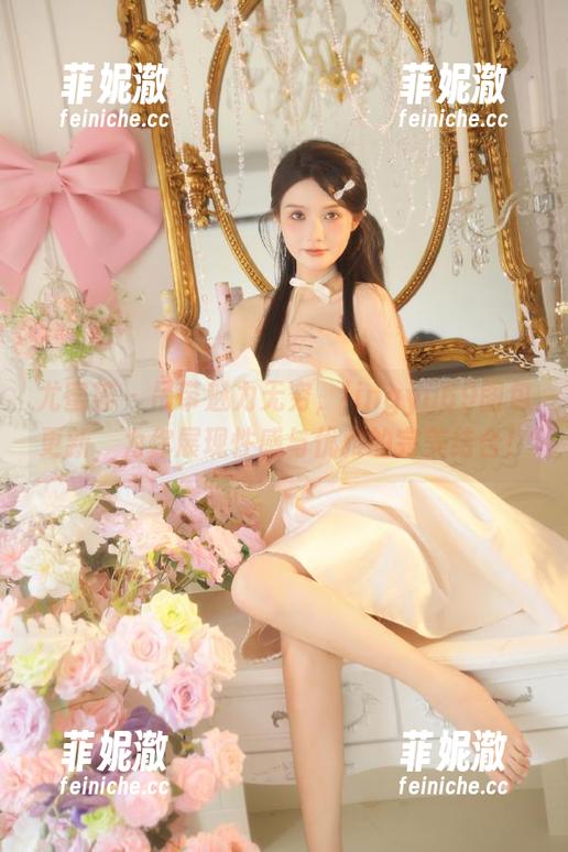 尤蜜荟 - 吊带魅力无穷，lingyu69图包更新，为你展现性感与优雅的完美结合！
