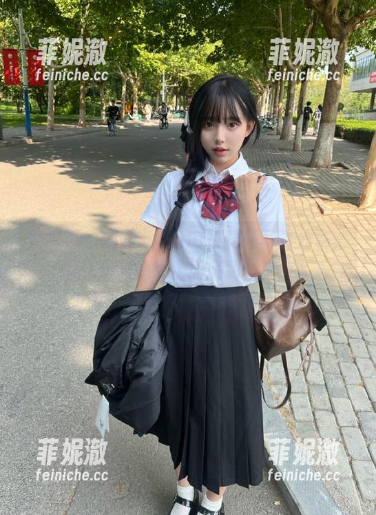 尤蜜荟-娜露selena 尤蜜荟 - 娜露selena的棉袜写真分享,带你走进她私密而美丽的世界!