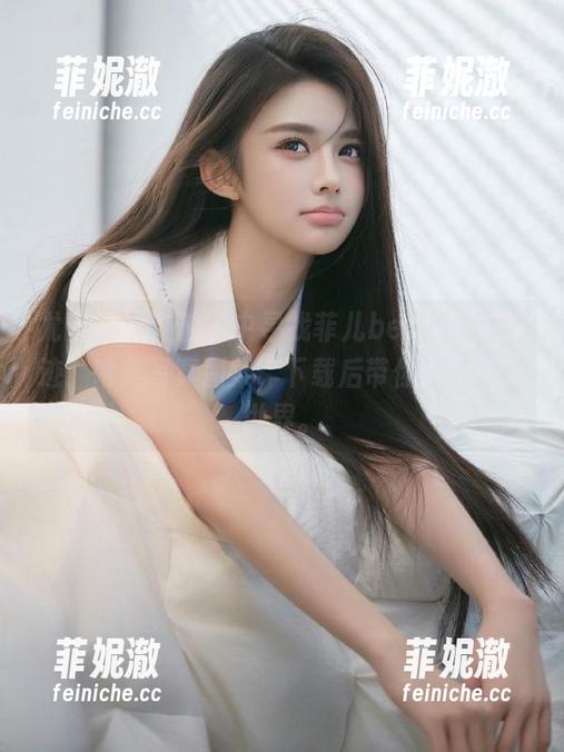 尤蜜荟 - 在校园中寻找菲儿beauty的足迹：唯美写真图集，下载后带你进入梦幻世界。