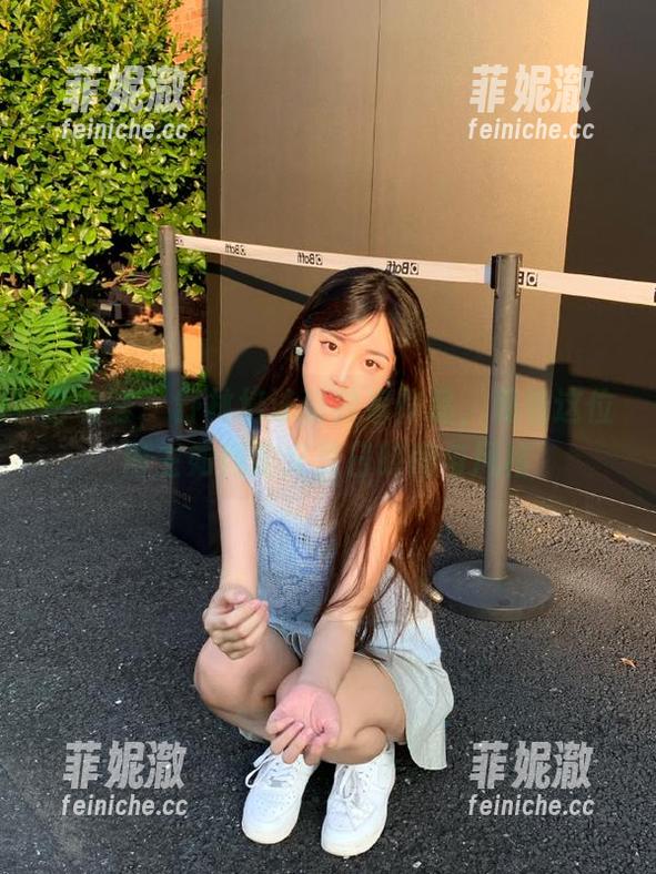 影私荟-舒林培 影私荟 - 舒林培泳装独家作品,观看这位博主如何定义夏日时尚与风格
