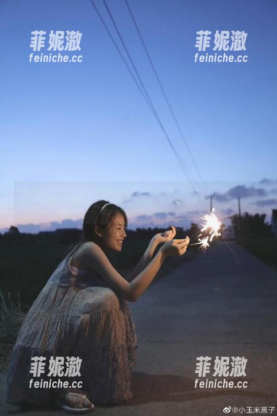 徐莉芝 微密圈 - 徐莉芝比基尼写真图库分享,带你领略夏季的热情与时尚!