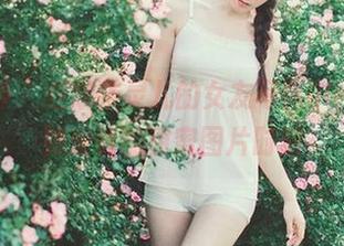 推女神 – 在娜依灵儿的女友写真中，捕捉到爱情的甜蜜图片时刻