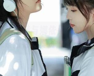 推女神 – 高跟鞋与娜依灵儿的时尚故事：探索独特写真资源无限可能