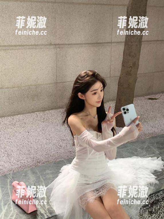推女神 - 宛恩miyu的灰丝写真：梦幻图片合集，感受不一样的美
