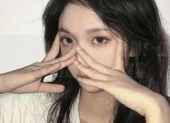 推女神 – 王语纯白丝写真图册：仿佛置身于梦幻般的视觉盛宴