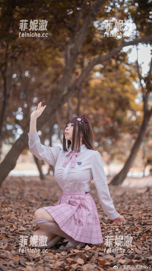 无颜小天使wy裸足艺术图集原图：捕捉自然与青春的完美交融