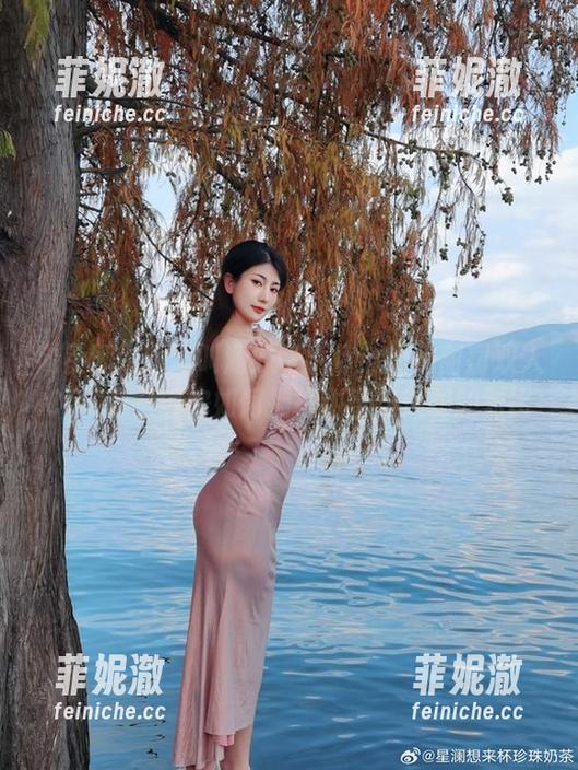向星澜是澜澜叫澜妹呀学习：奶桃甜罚双人COS合集教你如何拥抱甜蜜与惩罚的对比
