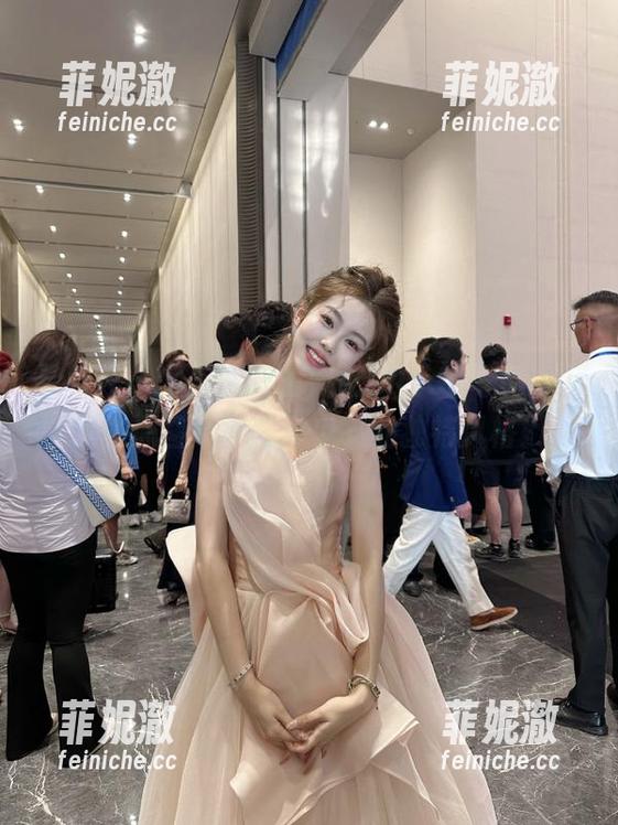 星颜社-王婉悠Queen 星颜社 - 梦幻少女王婉悠Queen写真集上线,原图展示纯真少女的独特风格!