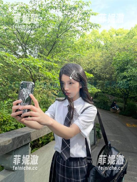 星颜社 - 职场与居家的完美结合：黄寒娜最新作品集展示