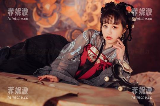 晕崽Zz 邂逅晕崽Zz的短裙风情:精美原图资源,尽显青春活力与魅力