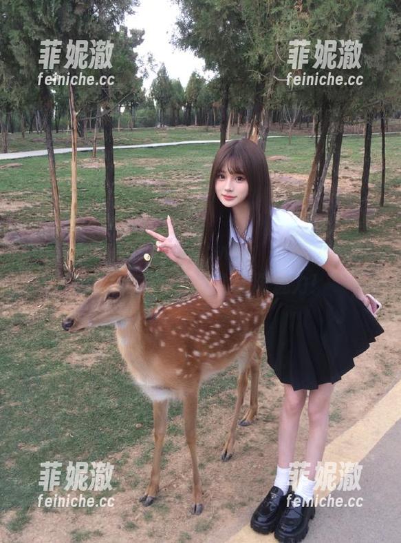 揭秘杨衣yangyiCrown：别样风格的cos写真，下载体验无限魅力！