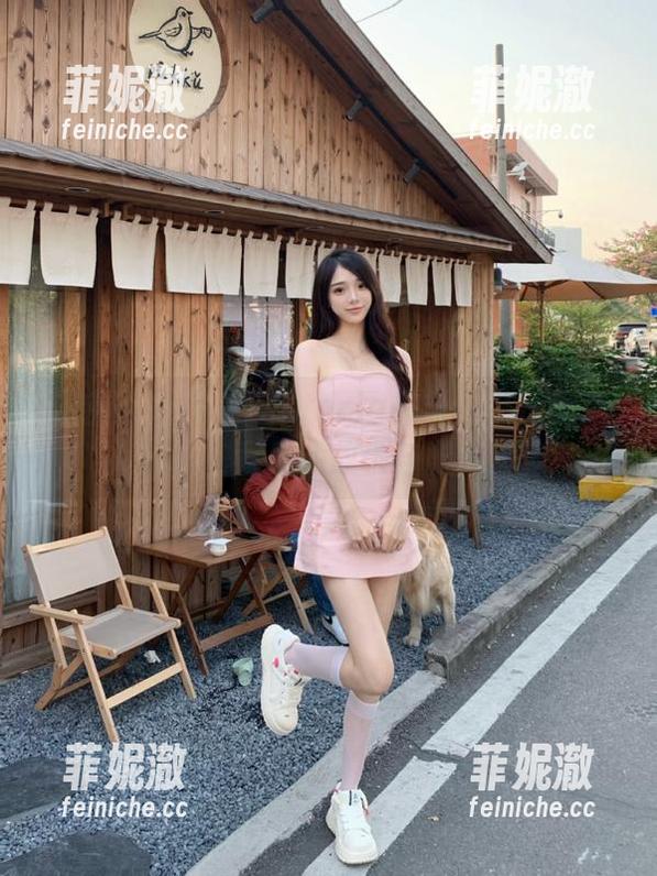 果儿Victoria 微密圈 - 果儿Victoria最新作品探秘:旗袍秘密背后的故事与时尚解读