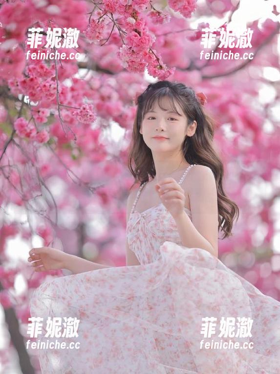 果团网 - 周晓唯用校服写真讲述青春故事，图集中的美图让人流连忘返