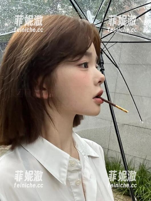 果团网 - 王语纯泳池个性私拍，全新套图点亮你的生活