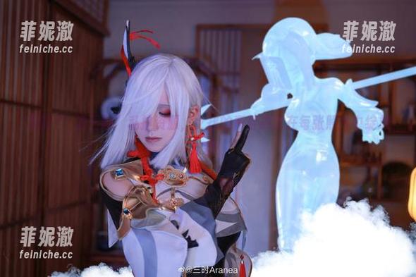 发现“桜满三时”私拍资源，女孩的青春故事在每张照片中绽放光彩！