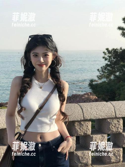 微密圈 - 梦里一只喵的白裙写真系列，快来观看这些令人心动的画面吧！