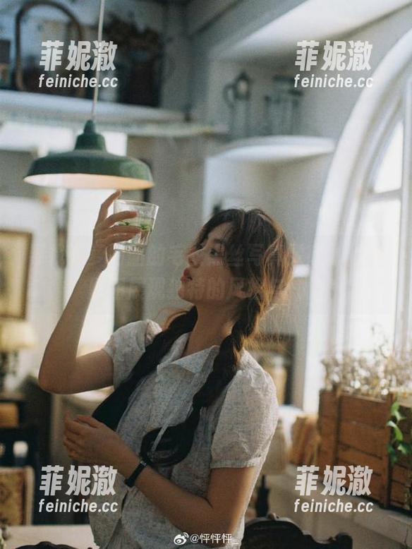 寻找森萝财团的毛衣黑丝写真灵感，独家原图展现独特的风格与气韵