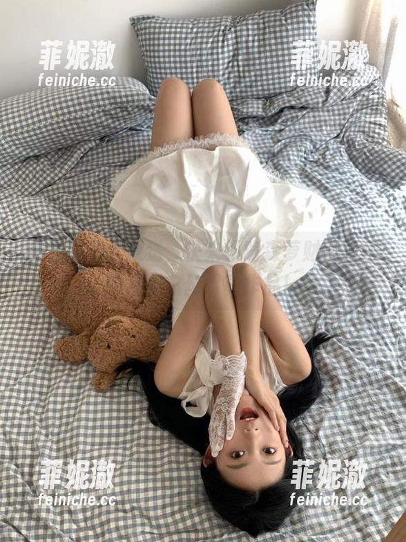 森萝财团 免费资源大放送,快来领略森萝财团独特的水嫩白丝写真作品!