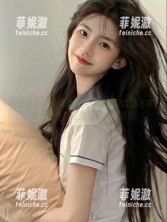 在阳光下绽放的美丽：森萝财团高清写真JK白丝外拍完美记录青春瞬间