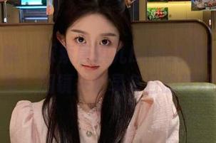 模范学院 – 探索唐琪儿Beauty的圣诞全套写真：用镜头记录冬日的梦幻瞬间